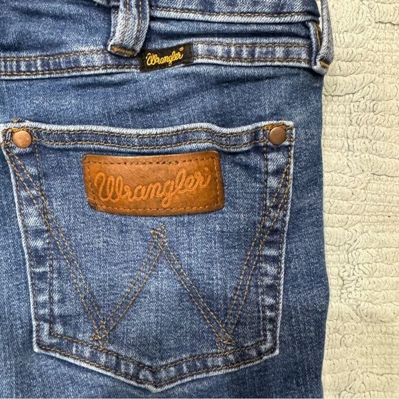 Wrangler Retro High Rise Flare Blue Jeans - Picture 12 of 16